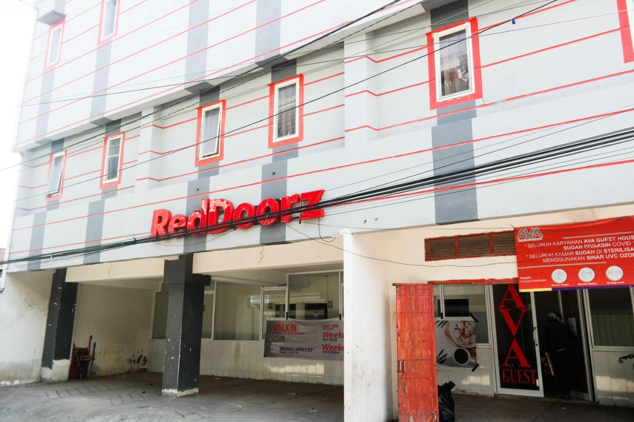 Reddoorz At Jalan Somba Opu Losari Makassar Exterior photo